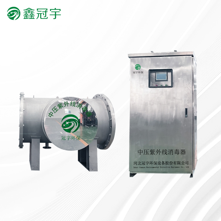 Medium-pressure UV sterilizer for municipal water supply