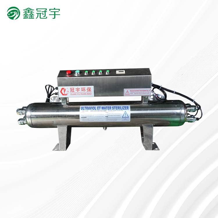 Medium flow type UV sterilizer
